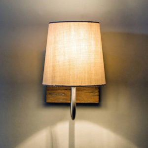 Applique Murale CASSIS Bois Naturel et Abat-Jour Gris Clair